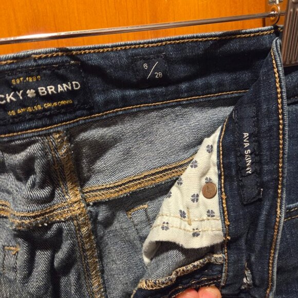 Lucky Brand Ava Skinny Jeans Dark Wash Size 6/28 - Picture 1 of 2